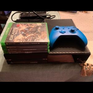 Xbox One with Controller and 4 Games